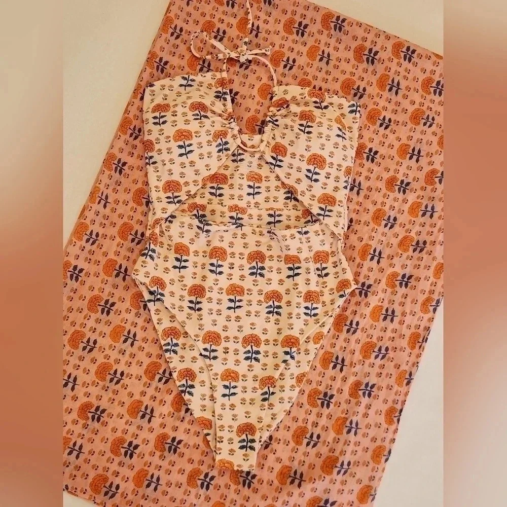 NWT || CITRINE || Carson bathing suit/sarong set.